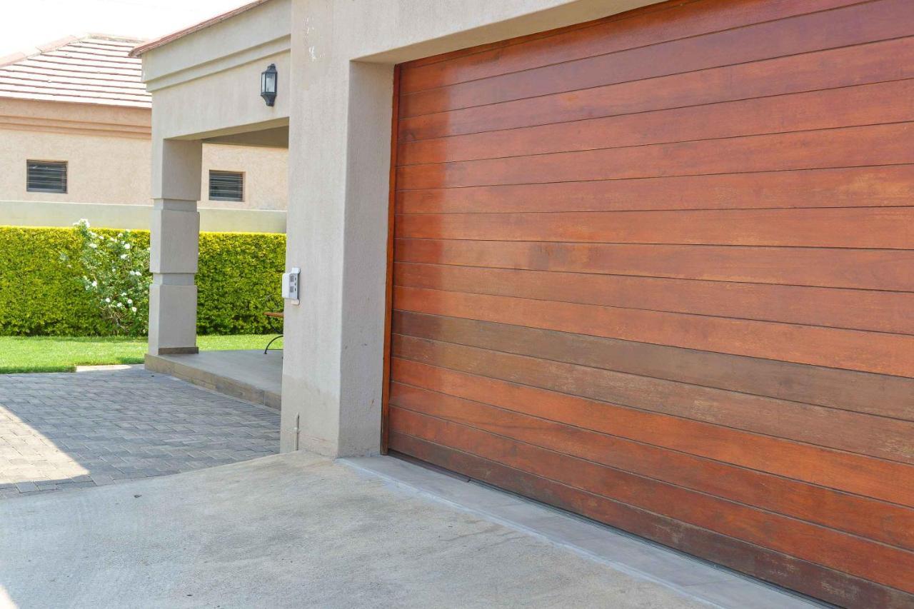 Immaculate Villa Gaborone Exterior foto